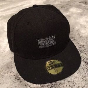 Vans fitted hat (NBW)